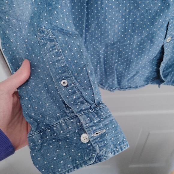 2/$30 American Eagle Button Up - Picture 5 of 6